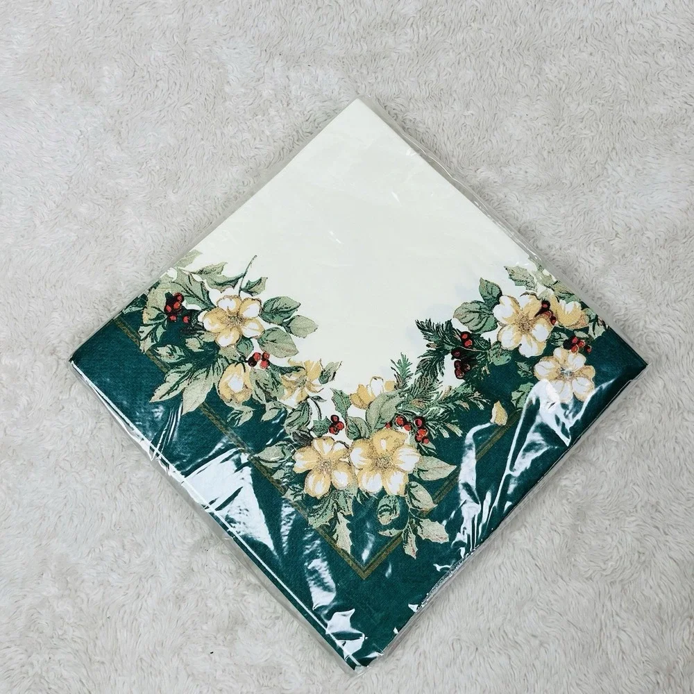 CR Gibson Holiday Splendor Lot of‎ Dinner Plates & Napkins Service For 24